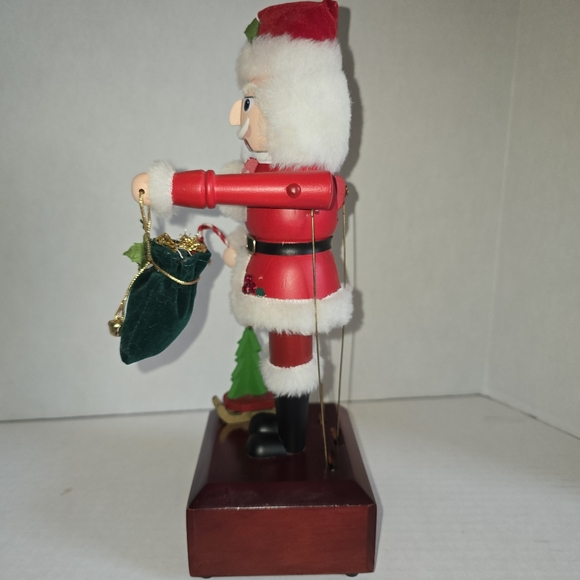 San Francisco Music Box Co '98 LE Jolly St. Nick Nutcracker w/box - Picture 5 of 13